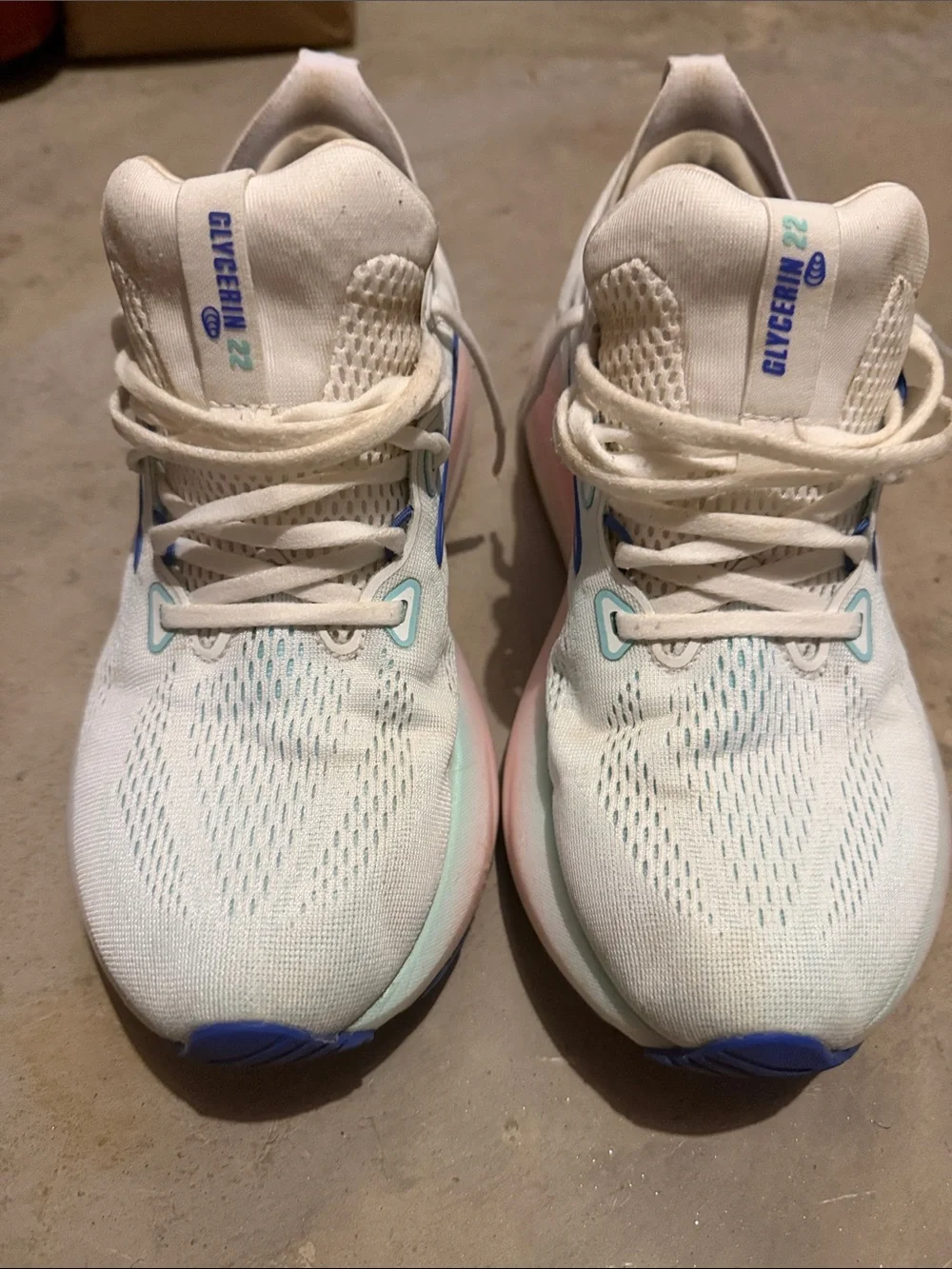 Brooks Women’s Glycerin 22 White Running Shoes with Light Blue Accents